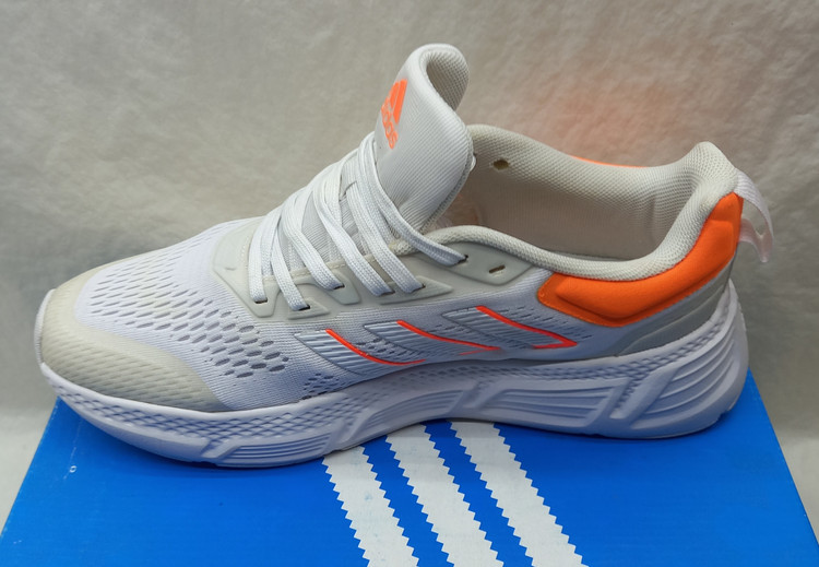 کتونی آدیداس بونس سفید نمای کناری داخلی