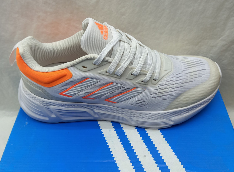 کتونی آدیداس بونس سفید نمای کناری بیرونی