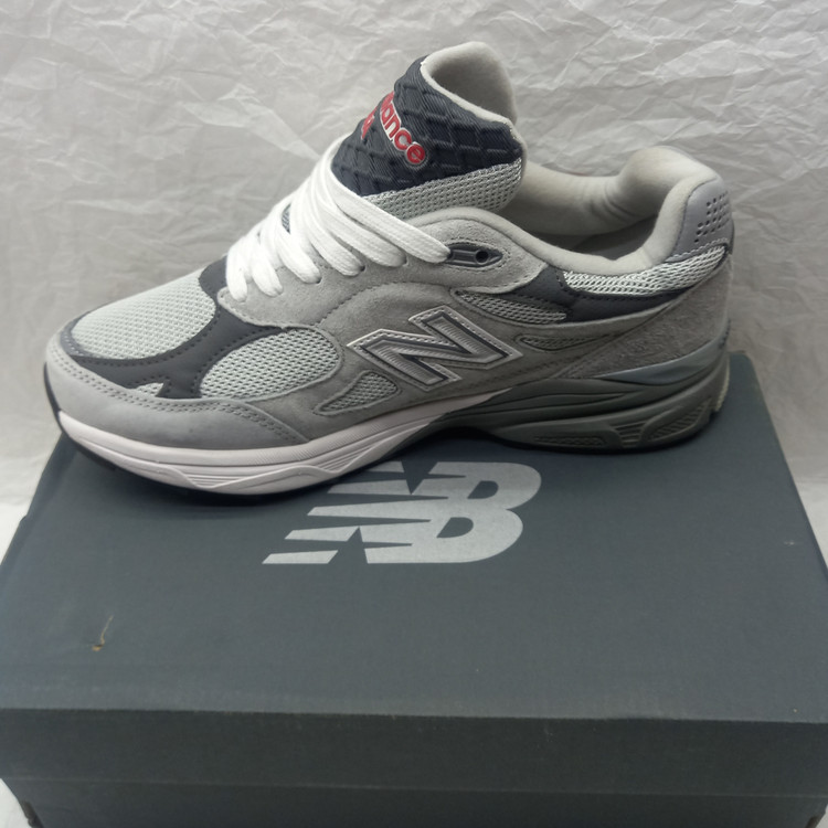 نیو بالانس ۹۹۰ طوسی نمای داخلی