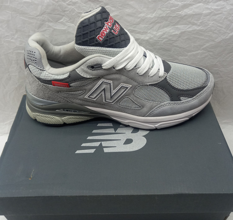 نیو بالانس ۹۹۰ طوسی نمای بیرونی