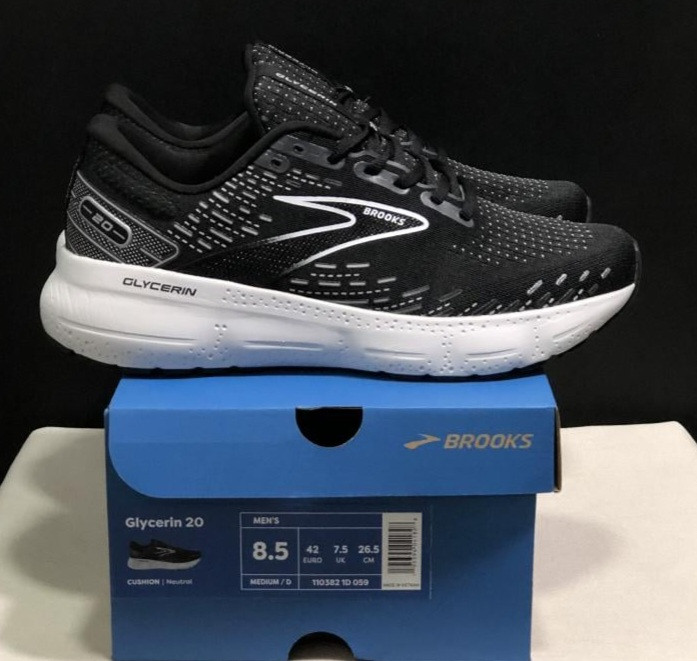 نمای کناری بیرونی کتونی بروکس گلیسیرین ۲۰ مشکی زیره سفید سایز ۴۰ اصلی وارداتی