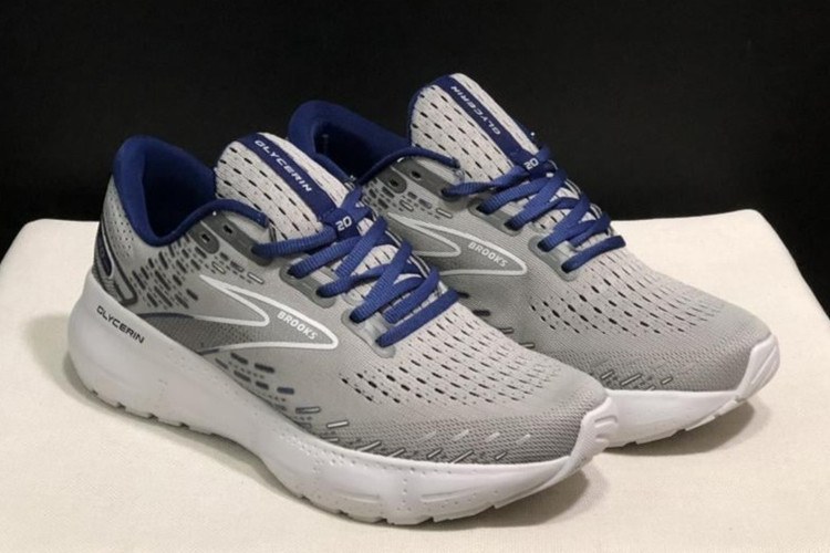 نمای بالا کتونی Brooks Glycerin 20 طوسی روشن سایز ۴۵ اصلی ویتنام