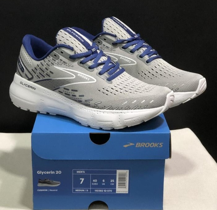 نمای جلو کتونی Brooks Glycerin 20 طوسی روشن سایز ۴۲ وارداتی ویتنام