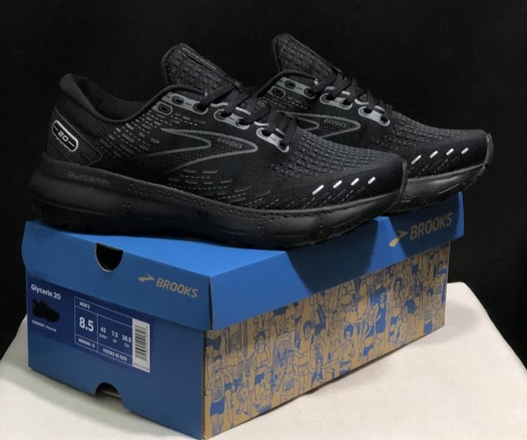 نمای بالا کتونی Brooks Glycerin 20 مشکی زیره مشکی سایز ۴۵ اصلی ویتنام