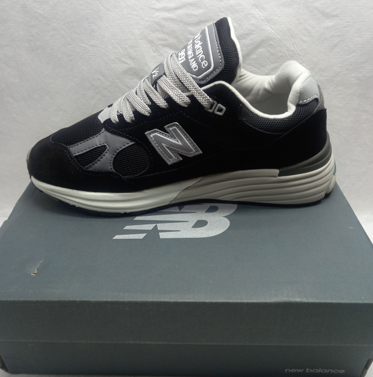 کتونی نیو بالانس 991 وسط دوخت مشکی نمای کناری داخلی سایز 40 تا 45 اصلی وارداتی ویتنامی