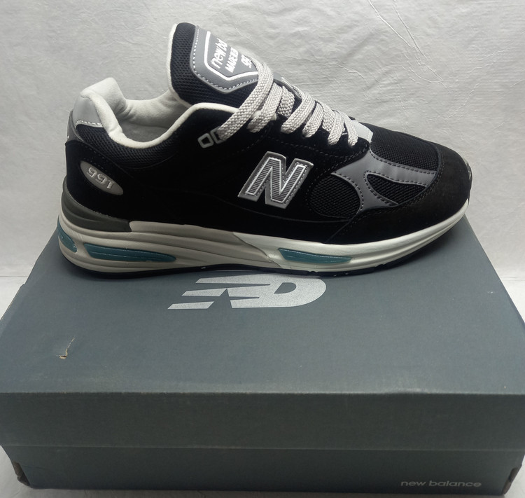 کتونی نیو بالانس 991 وسط دوخت مشکی نمای کناری بیرونی سایز 40 تا 45 اصلی وارداتی ویتنامی