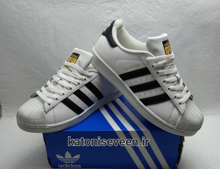 کتونی آدیداس سوپر استار سفید مشکی نمای کلی