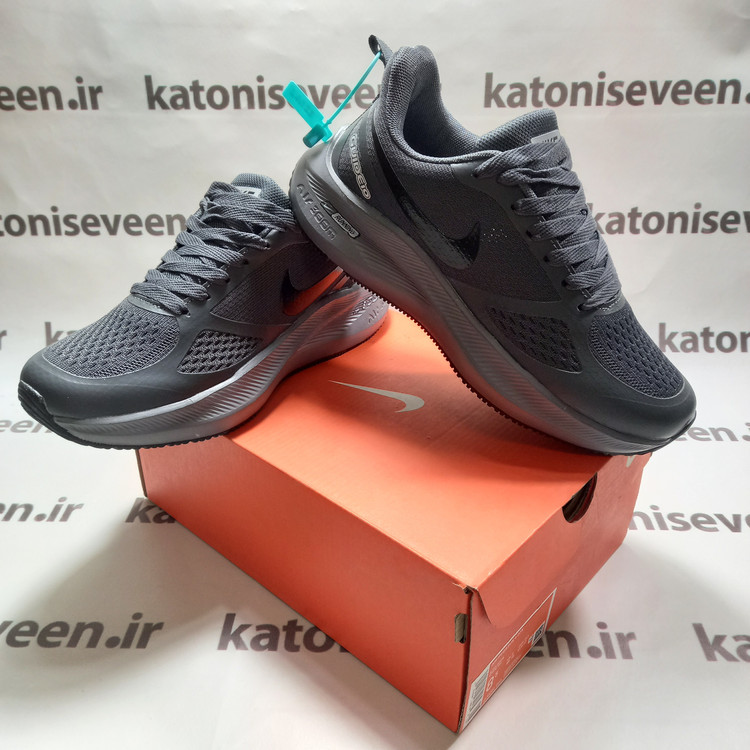 نمای کلی کتونی نایک ایر زوم طوسی وارداتی ویتنامی سایز ۴۰ تا ۴۵