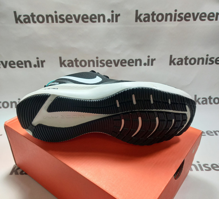 نمای زیره کتونی نایک ایر زوم مشکی سفید وارداتی ویتنامی سایز ۴۰ تا ۴۵