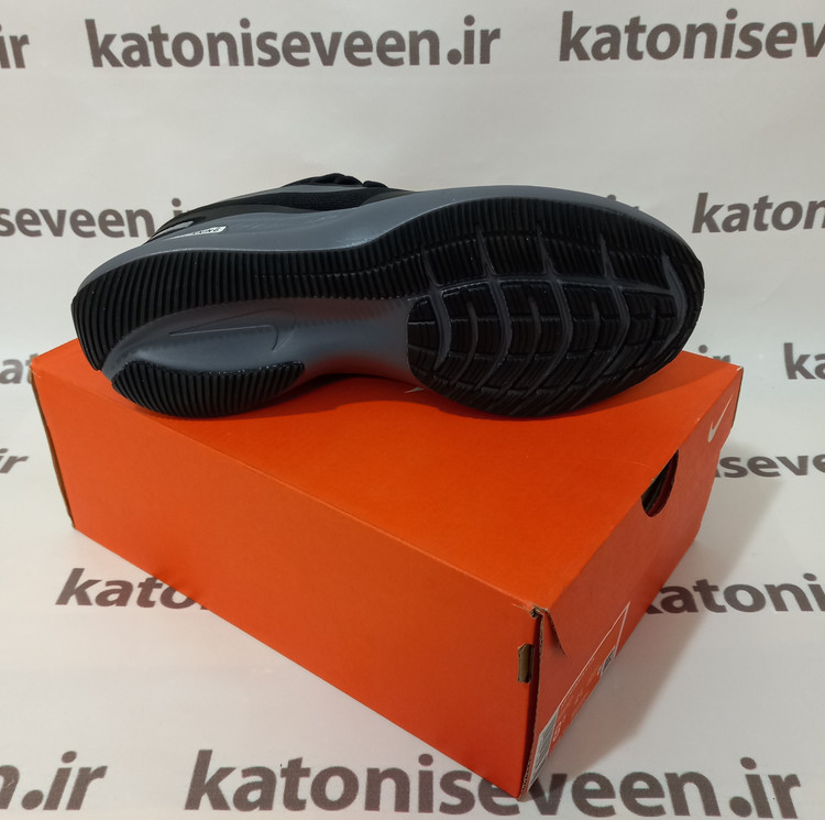 نمای زیره: کتونی نایک گاید ۱۰ مشکی زیره طوسی نمای زیره