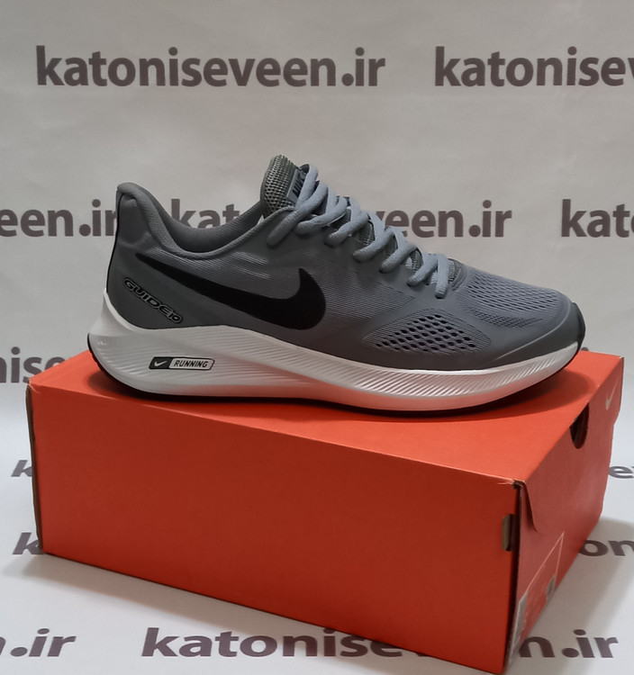 کتونی نایک گاید ۱۰ طوسی روشن نمای بیرونی