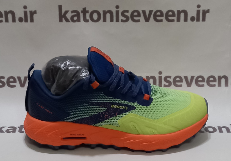 کتونی بروکس کاسکادیا ۱۷ سورمهای سبز نمای کناری بیرونی سایز ۴۰ تا ۴۵ اصلی ویتنامی