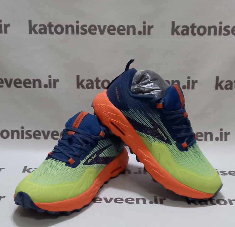 کتونی بروکس کاسکادیا ۱۷ سورمهای سبز نمای کلی سایز ۴۰ تا ۴۵ اصلی وارداتی ویتنامی