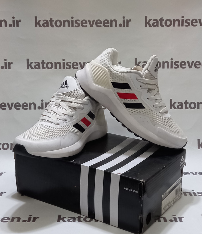 کتونی آدیداس اکومنت سفید نمای کلی