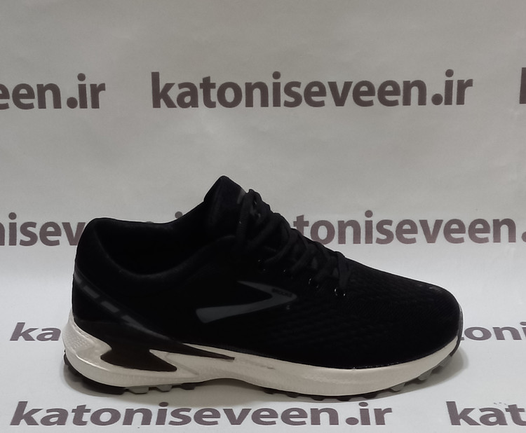 کتونی بروکس دیاد مشکی نمای بیرونی