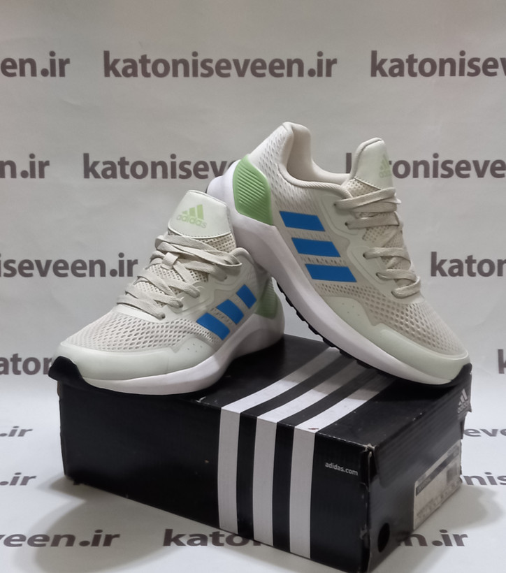کتونی آدیداس اکومنت سفید شیری نمای کلی