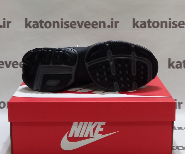 نمای زیر کتونی V2K مشکی زیره طوسی