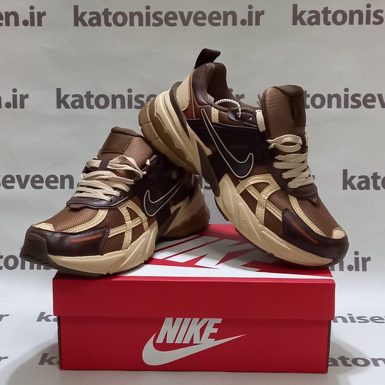 کتونی نایک مدل V2K رنگ قهوهای کرم - طراحی مدرن - فروشگاه کتونی سون (اسلامی)