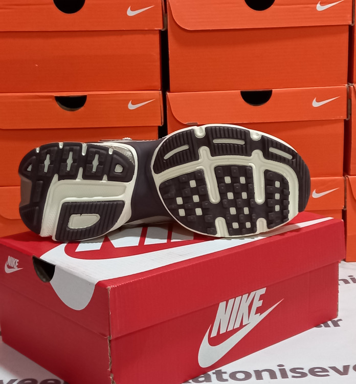 زیره ضد لغزش نایک V2K - الگوی وافل عمیق - سایز ۳۷ تا ۴۵