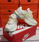 کتونی نایک V2K رنگ کرم خالص - طراحی اسپرت مدرن - فروشگاه کتونی سون (اسلامی)