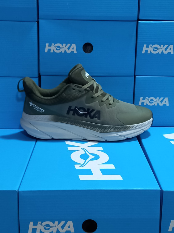 | کتونی هوکا چلنجر ۷ وارداتی رنگ زیتونی با زیره ضد لغزش - فروشگاه کتونی سون تهران |