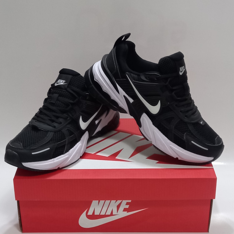 کتونی نایک وی تو کی V2K رنگ مشکی با طراحی مدرن و زیره نرم