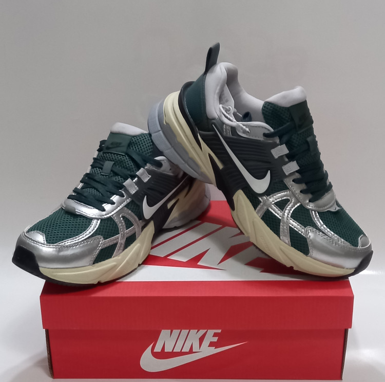 کتونی نایک وی تو کی V2K رنگ سبز مناسب استایل اسپرت