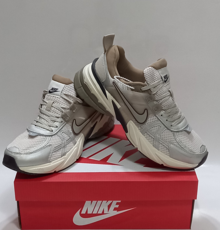 کتونی نایک V2K اصل وارداتی رنگ نسکافهای سایز ۳۷ تا ۴۵