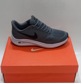 | طوسی | کتونی نایک گاید ۱۰ رنگ طوسی با طراحی ساده و زیره سبک مناسب خانمها و آقایان |