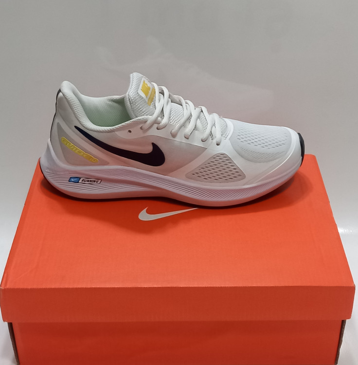 | سفید سورمهای | کتونی نایک گاید ۱۰ سفید سورمهای وارداتی مناسب استایل اسپرت و روزمره |