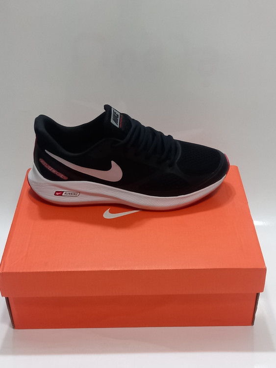 | مشکی زیره قرمز | کتونی نایک گاید ۱۰ وارداتی رنگ مشکی با زیره قرمز مناسب پیادهروی طولانی |