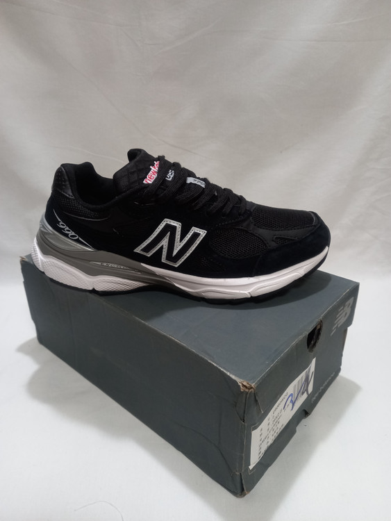 کتونی نیو بالانس 990 رنگ مشکی وارداتی سایزبندی 40 تا 45 وسط دوخت