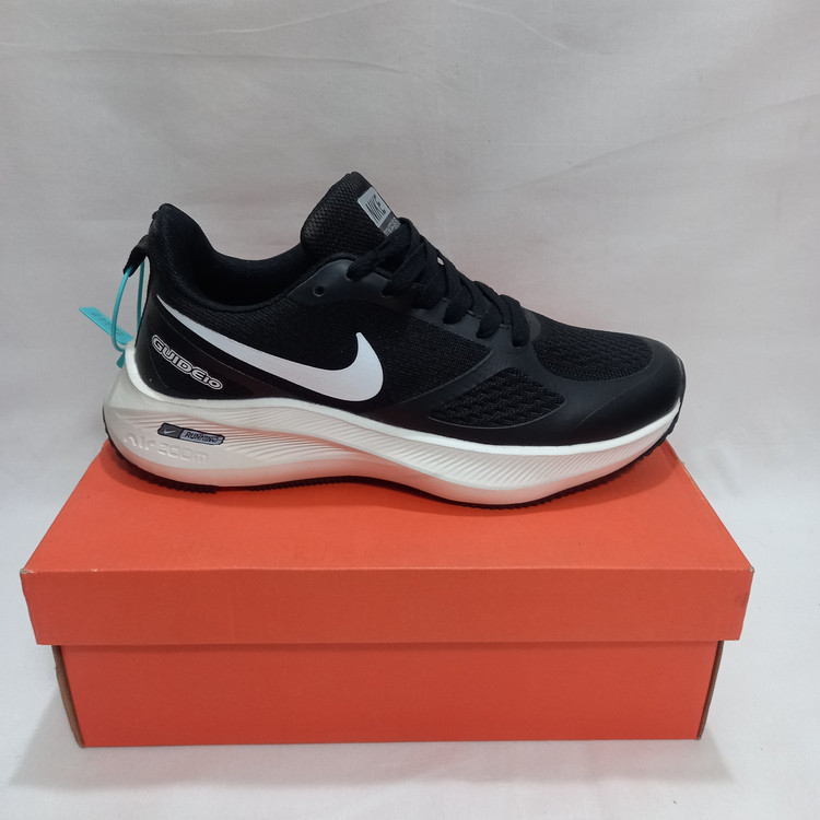 کتونی نایک ایر زوم پگاسوس رنگ مشکی زیره سفید وارداتی سایزبندی 39 تا 45