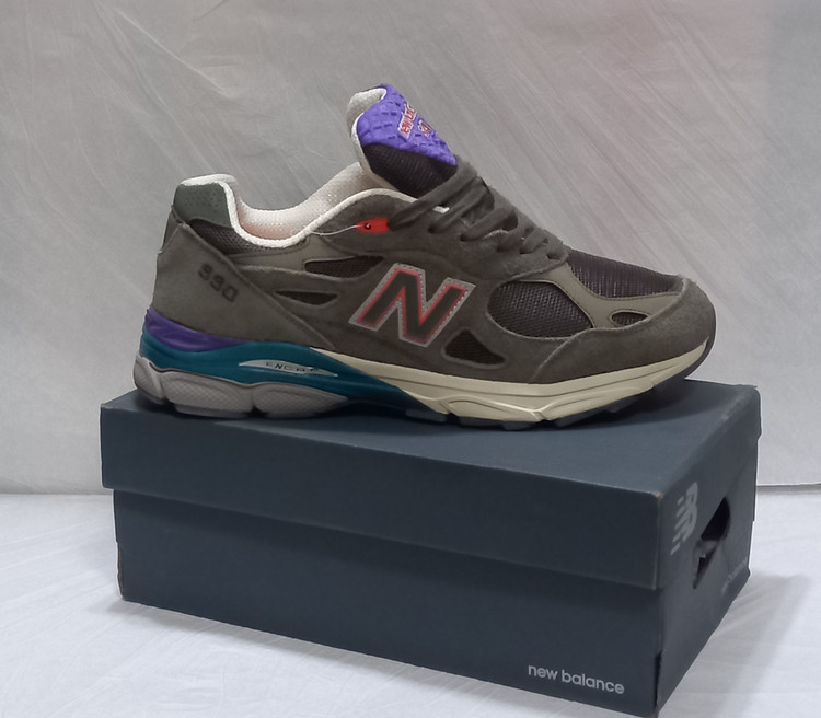 کتونی نیوبابانس ۹۹۰ سبز تیره