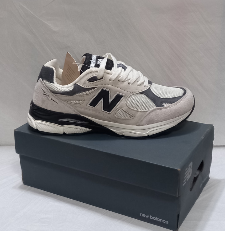 کتونی نیوبالانس ۹۹۰ سفید مشکی